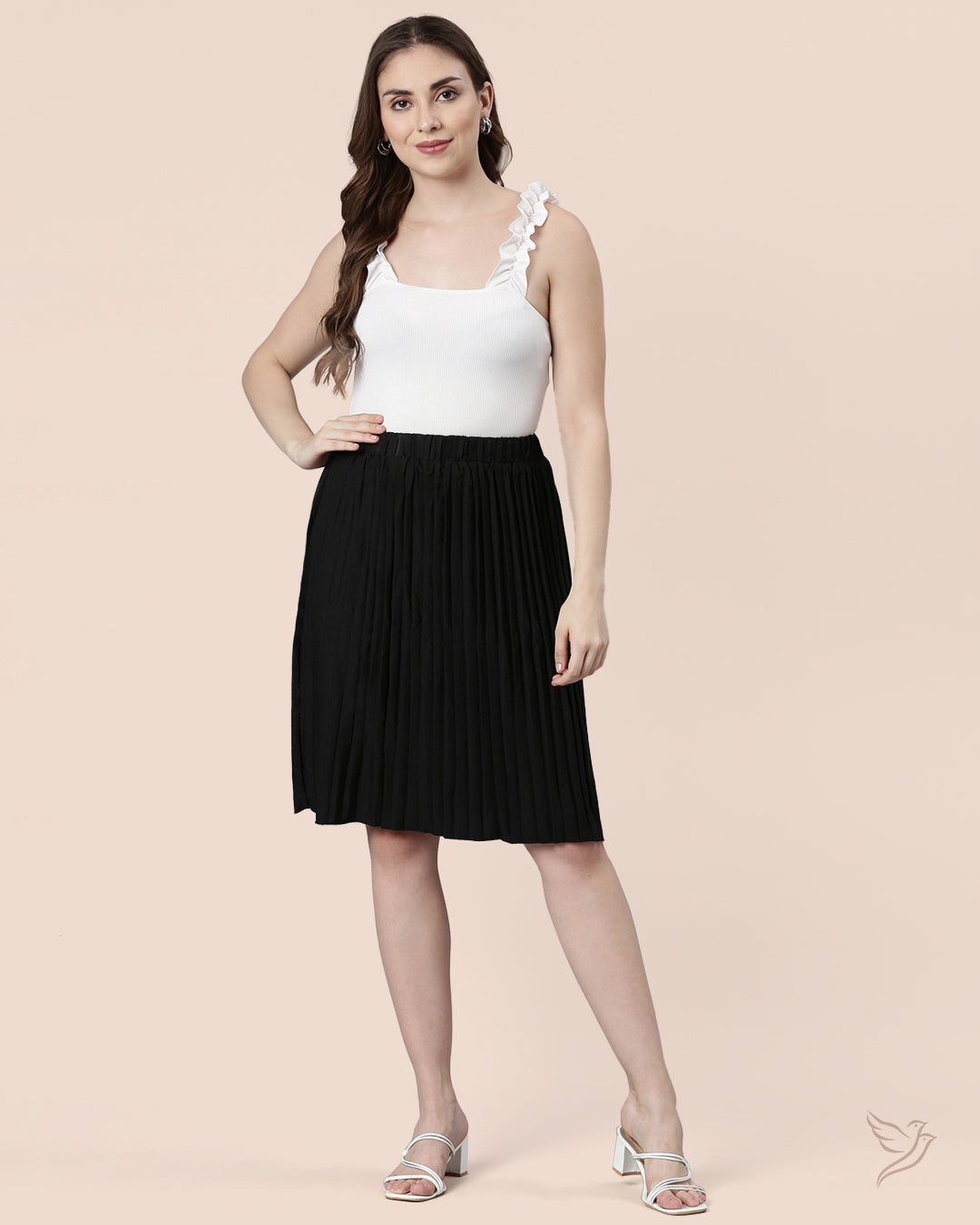 Comfortable Raven Women Pleated Skirt