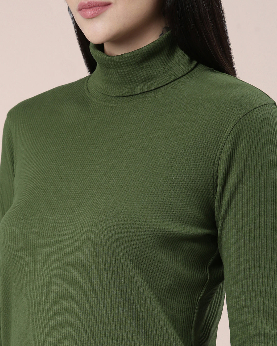 Stretchy Green Women Turtle Neck Ribbed Tee